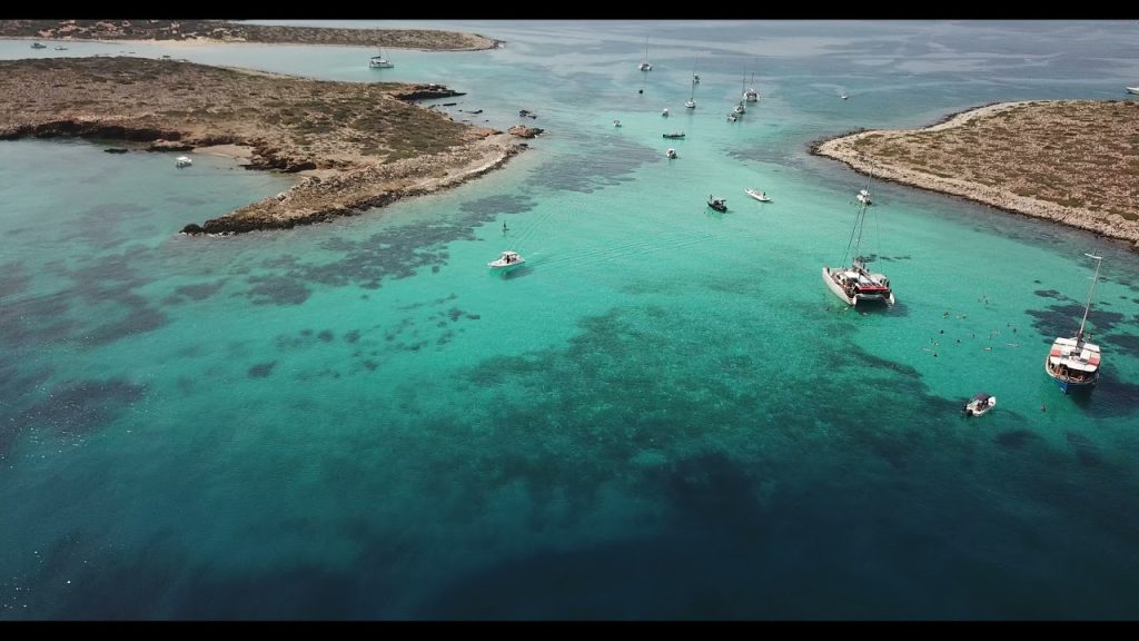 Plan your holidays in Antiparos island, Greece. Book your Villa.