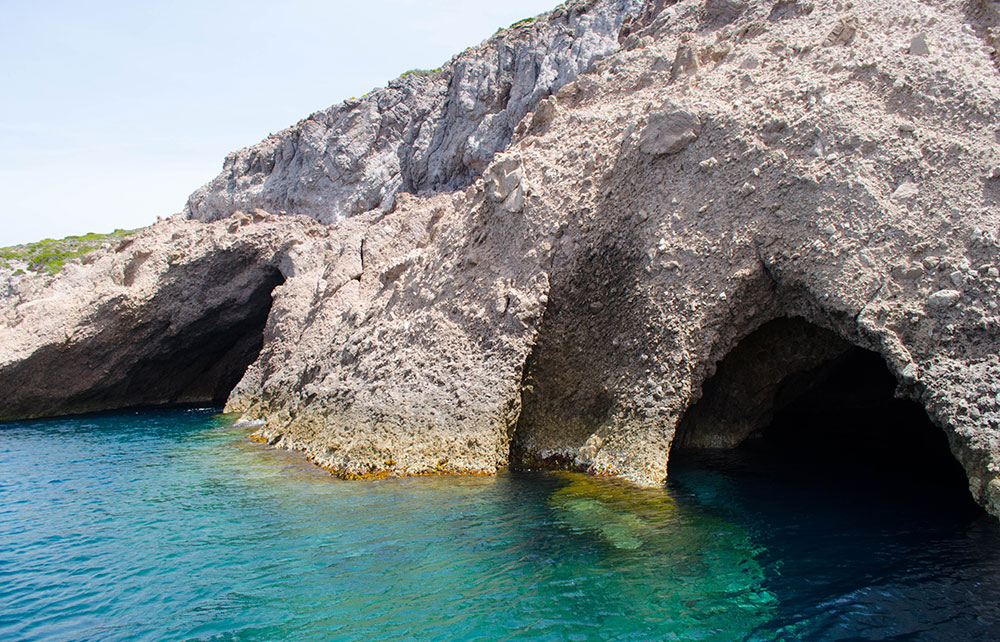Plan your holidays in Antiparos island, Greece. Book your Villa.