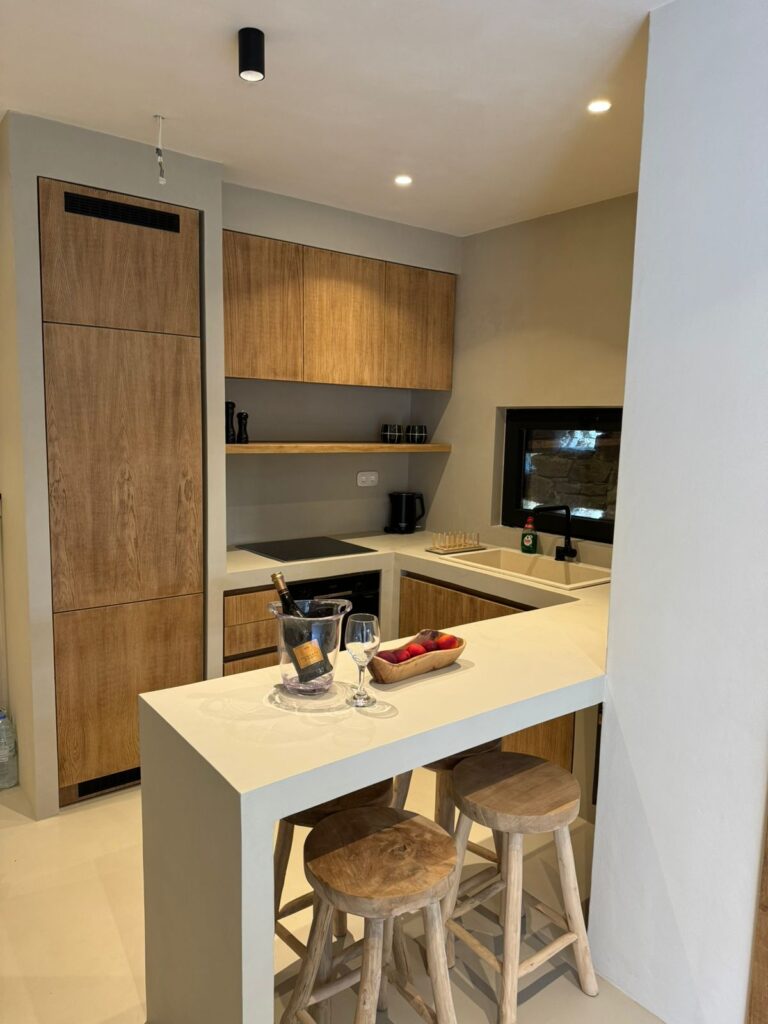 Plan your holidays in Antiparos island, Greece. Book your Villa.